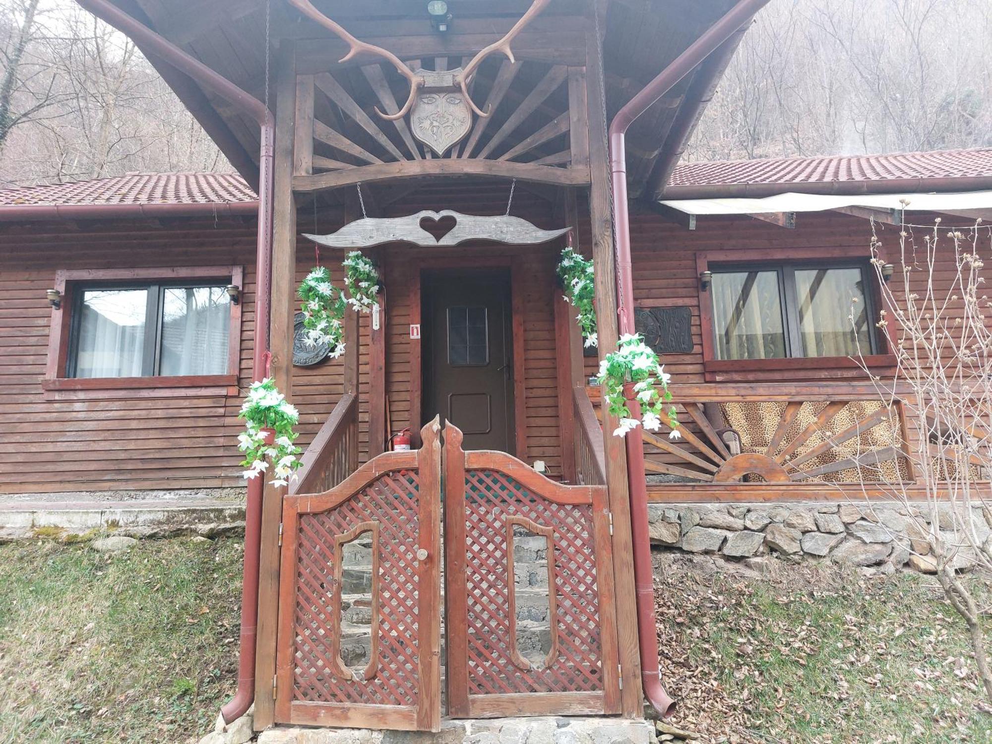 Hotel Complex Turcana Transalpina Şugag Exteriér fotografie